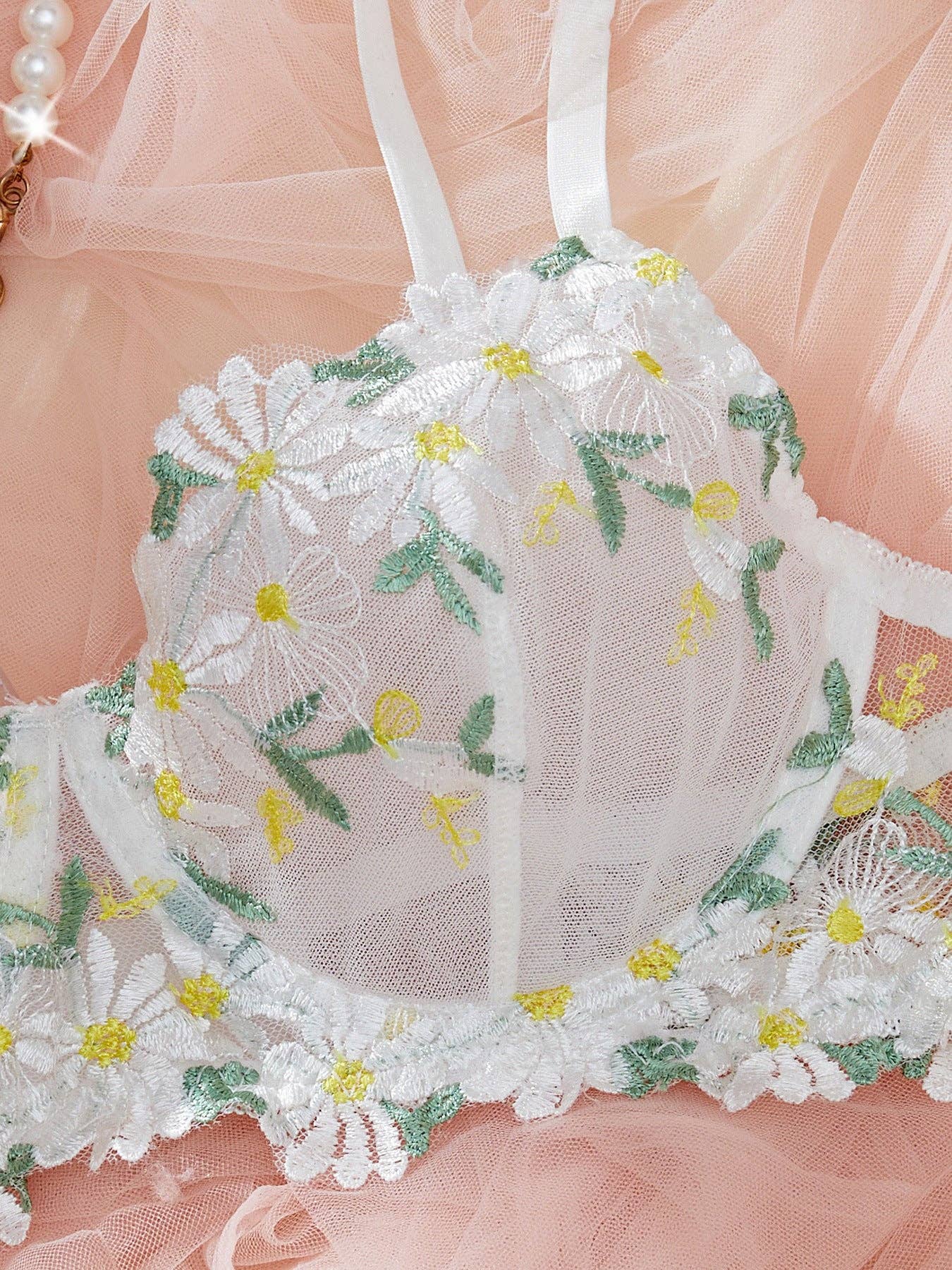 Ladies Embroidery Daisy Bra Thong Lingerie Set